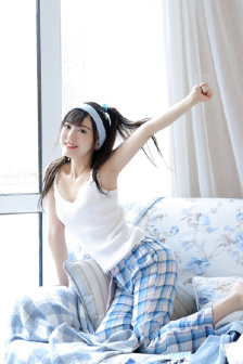 楼上的小女孩