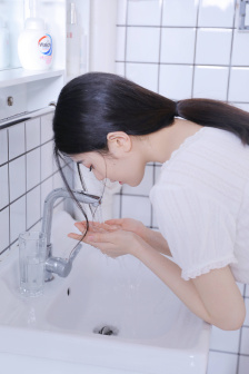 精品夜夜爽欧美毛片视频